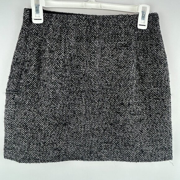 H&M black-and-white wool-blend chevron mini skirt preppy – size 4 Small - Picture 3 of 6